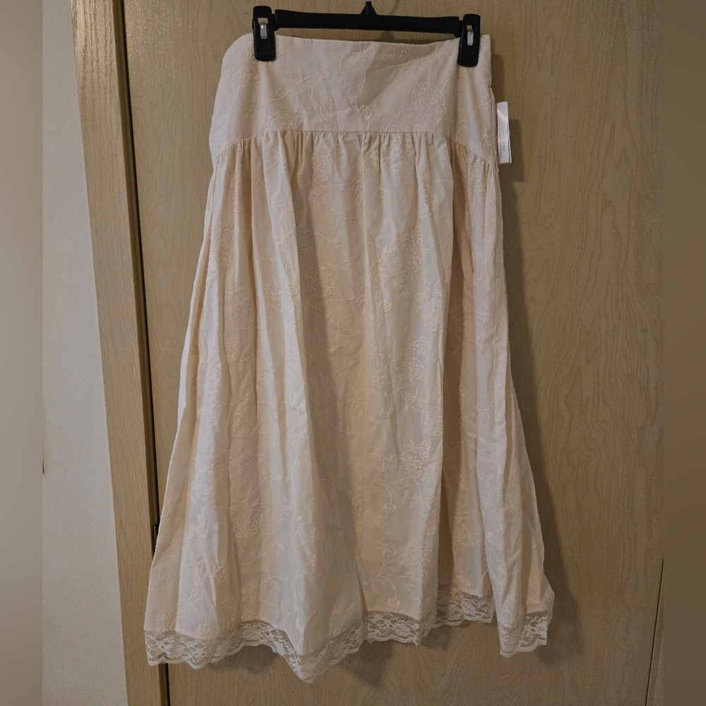 NWT And Now This Ivory Lace Midi Skirt (M)